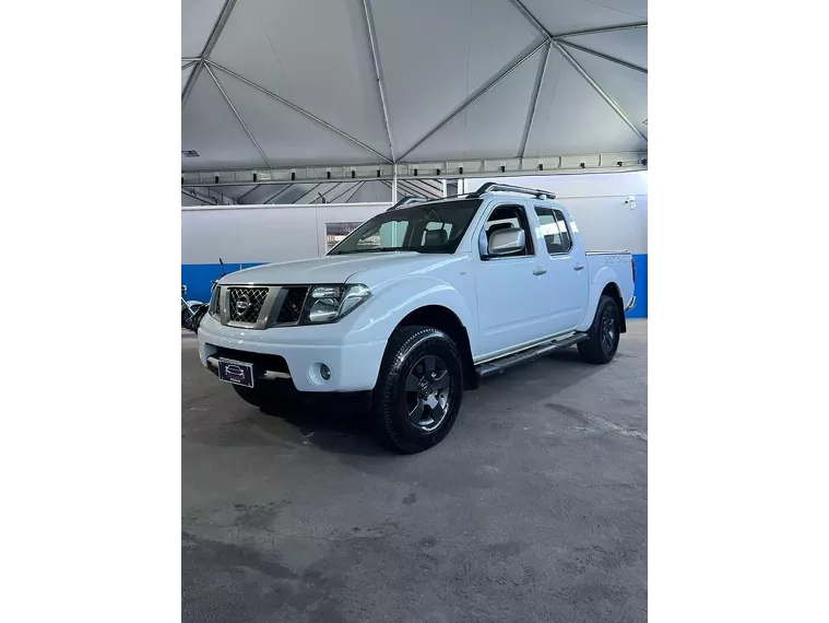 Nissan Frontier Branco 6