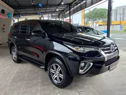 Toyota Hilux SW4