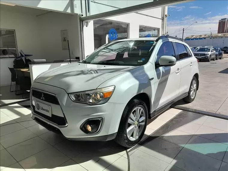 Mitsubishi ASX Branco 9