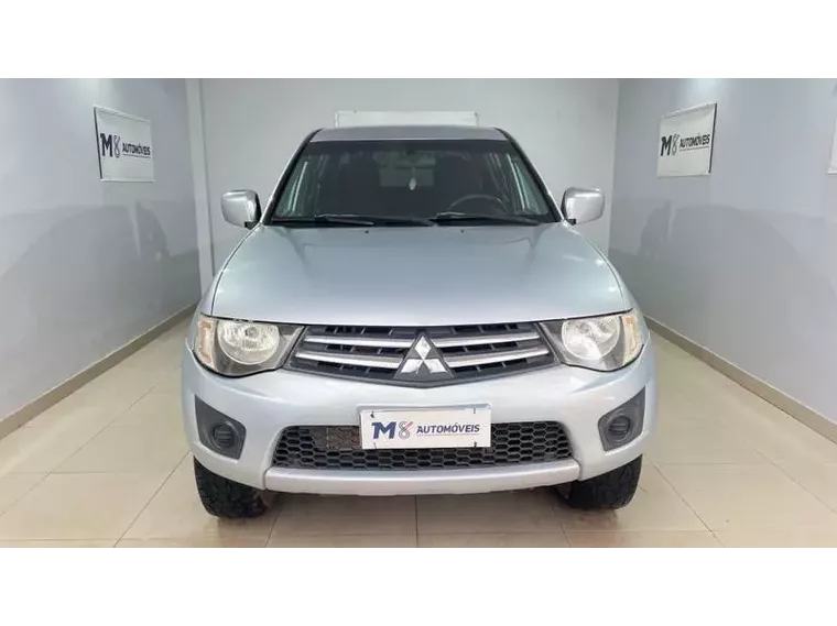 Mitsubishi L200 Triton Prata 1