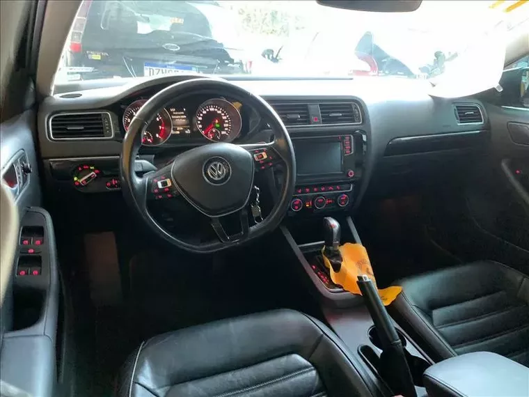 Volkswagen Jetta Preto 4