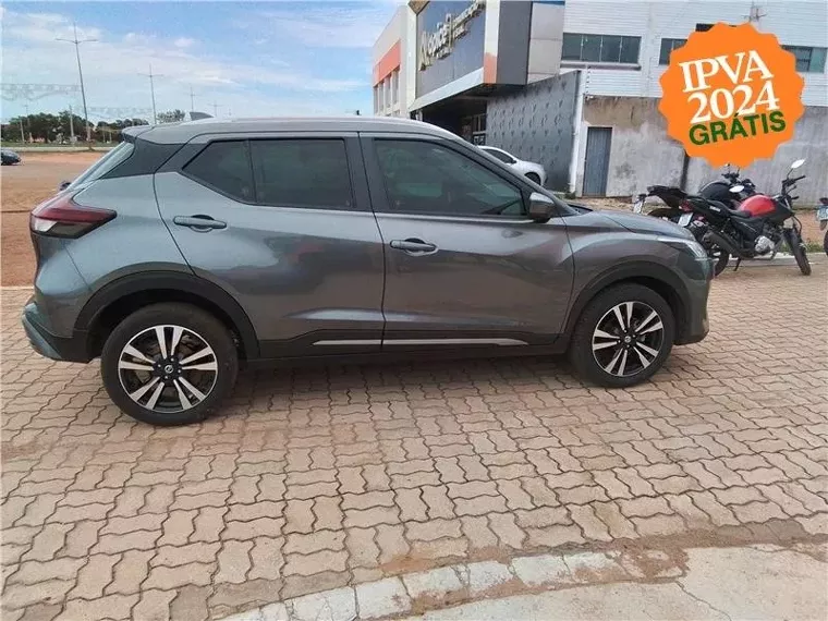 Nissan Kicks Cinza 2