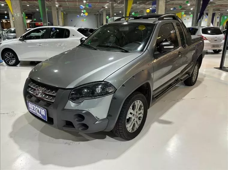 Fiat Strada Cinza 1