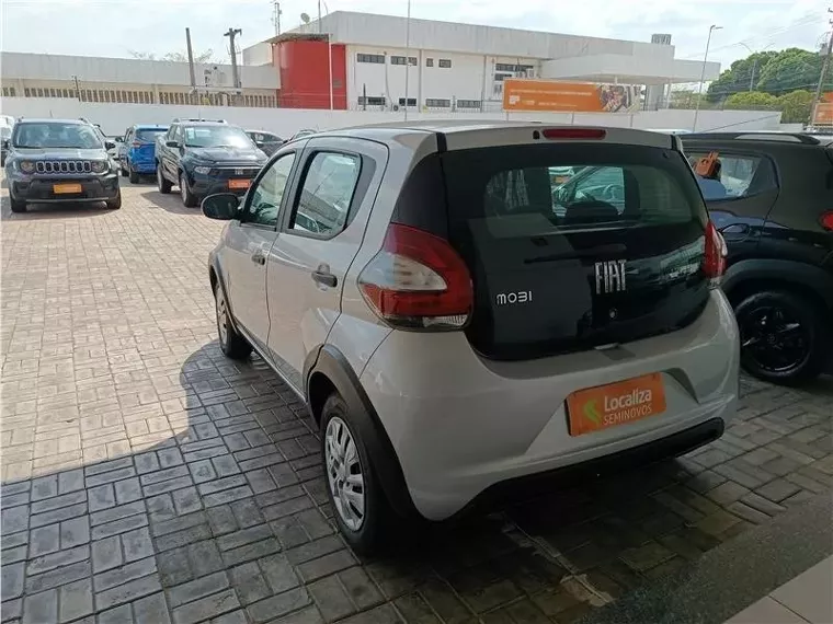 Fiat Mobi Prata 4