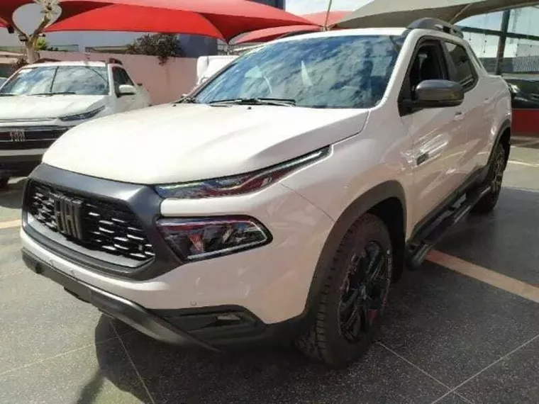 Fiat Toro Branco 17