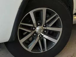 Toyota Hilux SW4