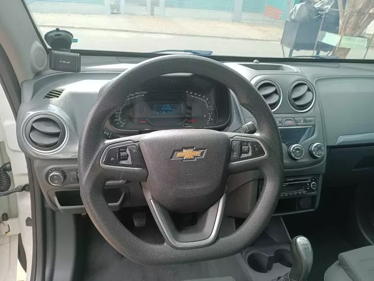 Chevrolet Montana Branco 15