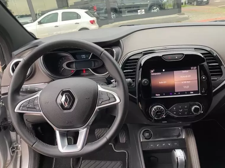 Renault Captur Prata 8