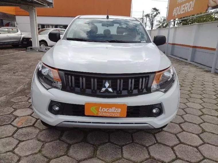 Mitsubishi L200 Triton Branco 9