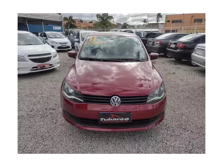 Volkswagen Voyage Vermelho 1