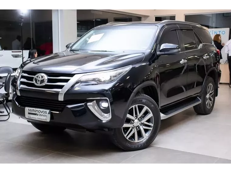 Toyota Hilux SW4 Preto 6