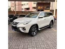 Toyota Hilux SW4