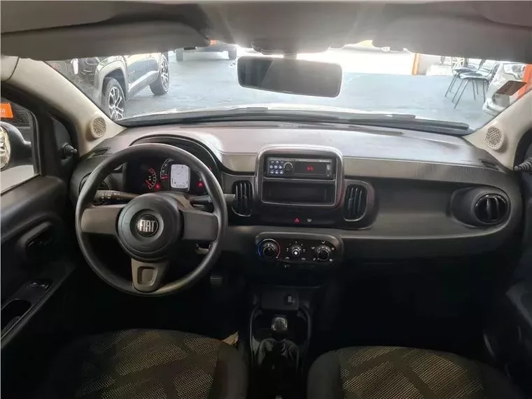 Fiat Mobi Prata 3