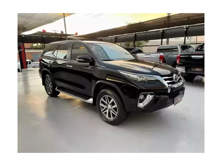 Toyota Hilux SW4 Preto 5