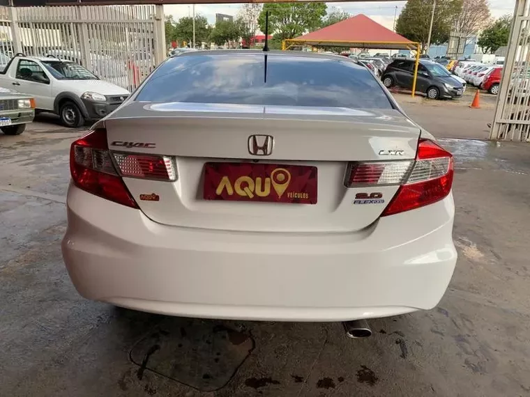 Honda Civic Branco 1