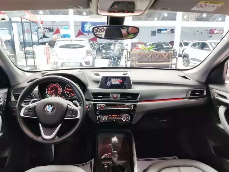 BMW X1 Prata 6