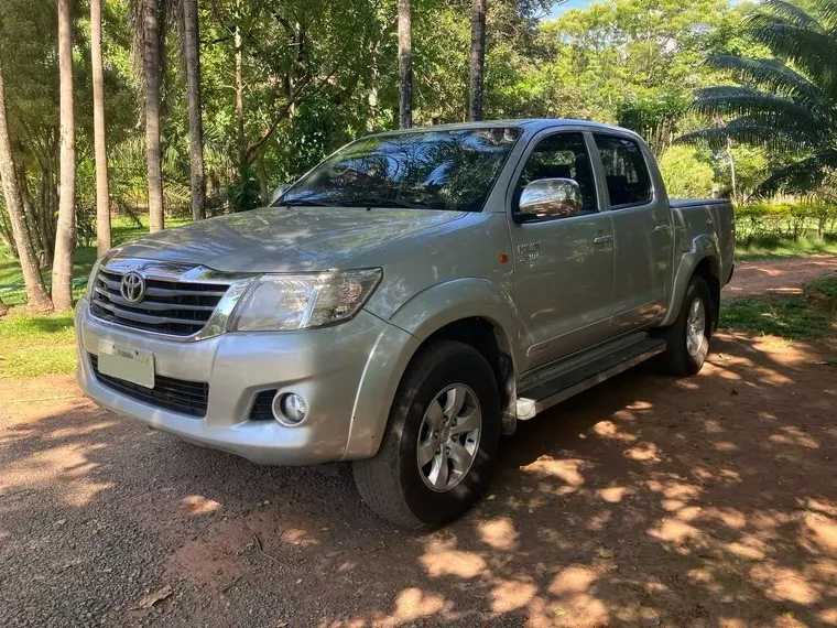 Toyota Hilux Prata 17