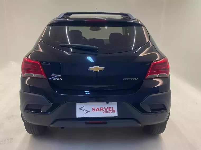 Chevrolet Onix Preto 3