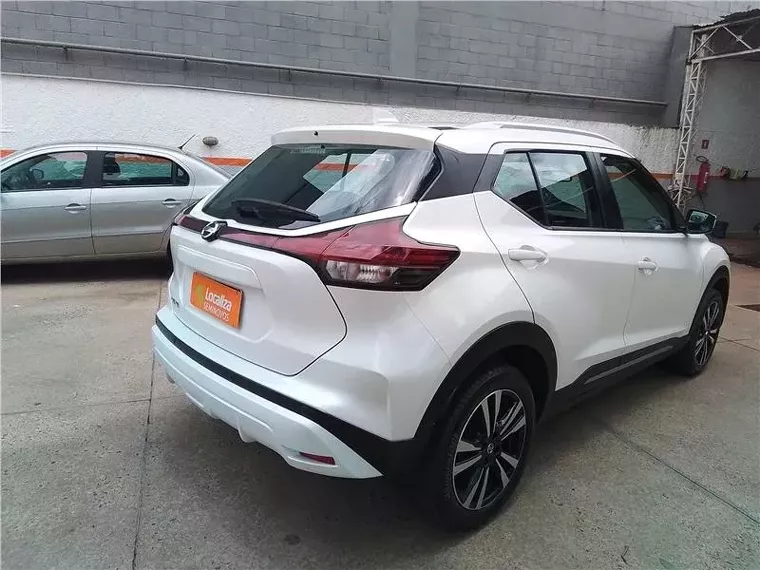 Nissan Kicks Branco 2