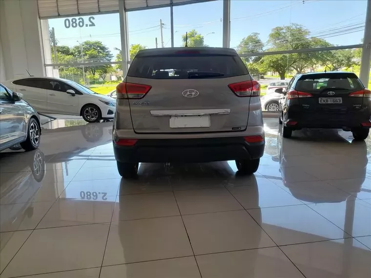 Hyundai Creta Prata 6