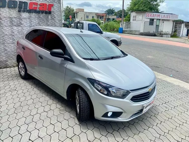 Chevrolet Onix Prata 7