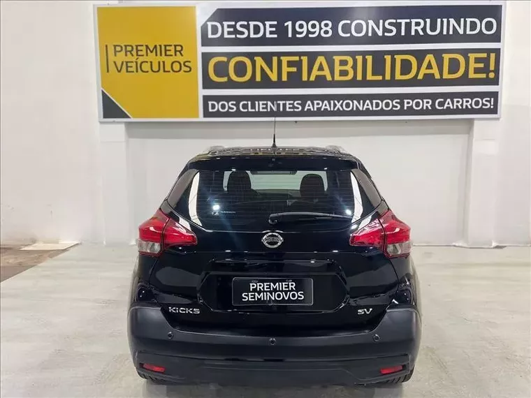 Nissan Kicks Preto 2