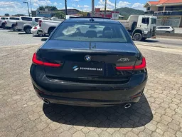 BMW 320i