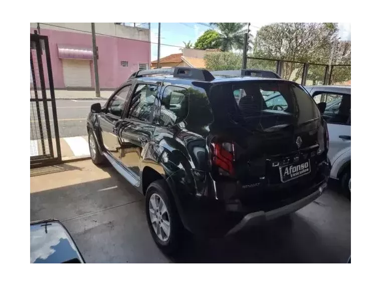 Renault Duster Preto 4