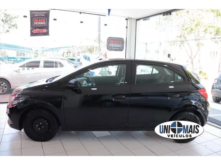 Chevrolet Onix Preto 6