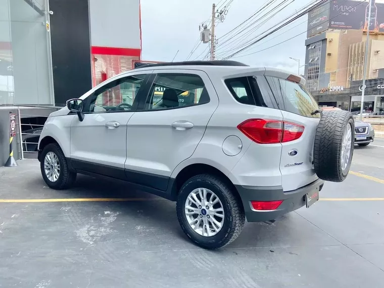 Ford Ecosport Branco 4