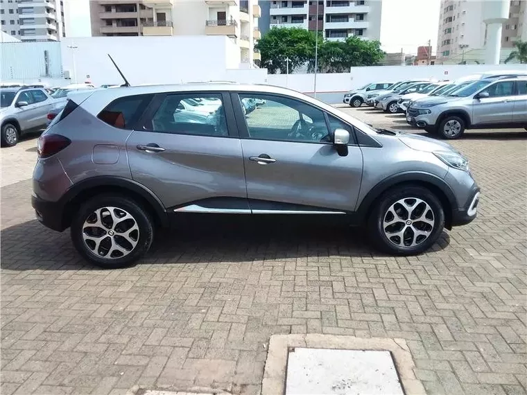 Renault Captur Cinza 6