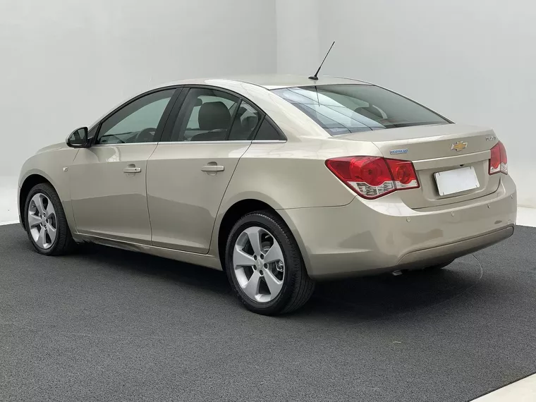 Chevrolet Cruze Bege 14