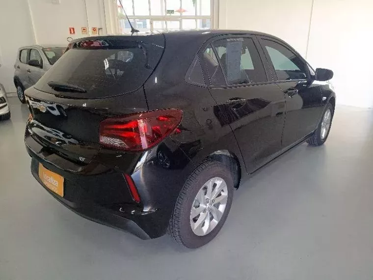 Chevrolet Onix Preto 10