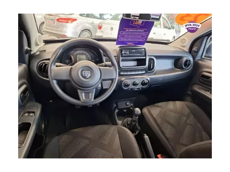 Fiat Mobi Cinza 5