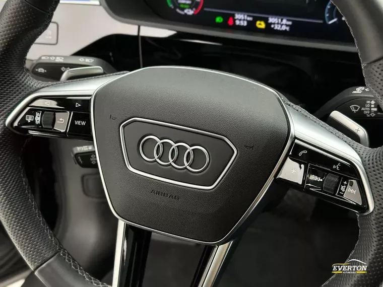 Audi E-tron Cinza 17