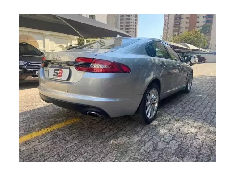 Jaguar XF Prata 6