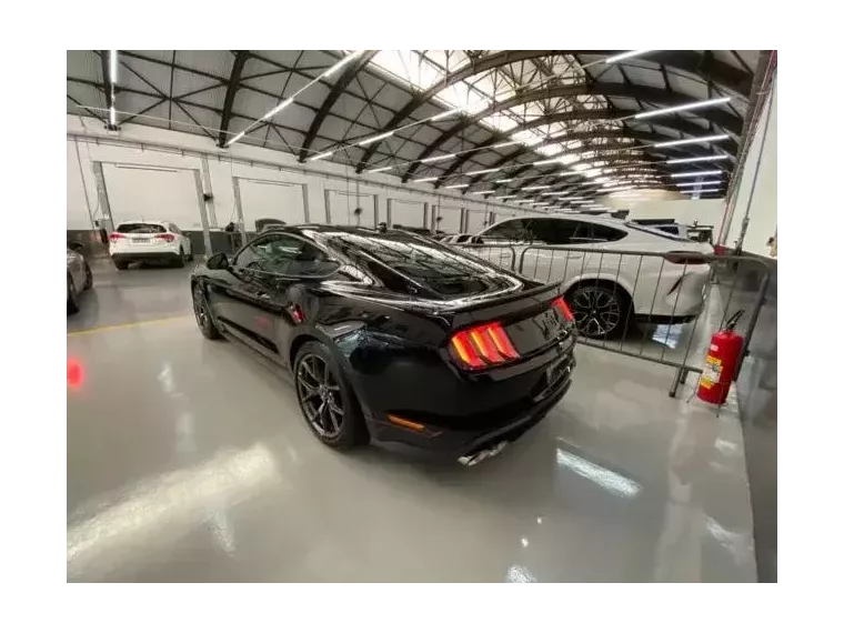 Ford Mustang Preto 3