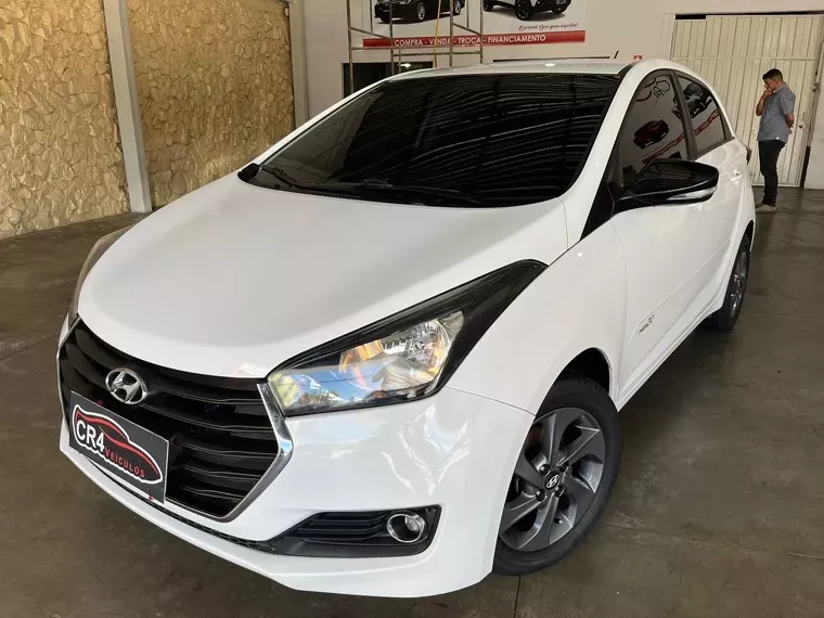 Hyundai HB20 Branco 13