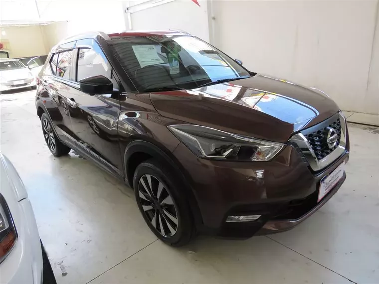 Nissan Kicks Marrom 13