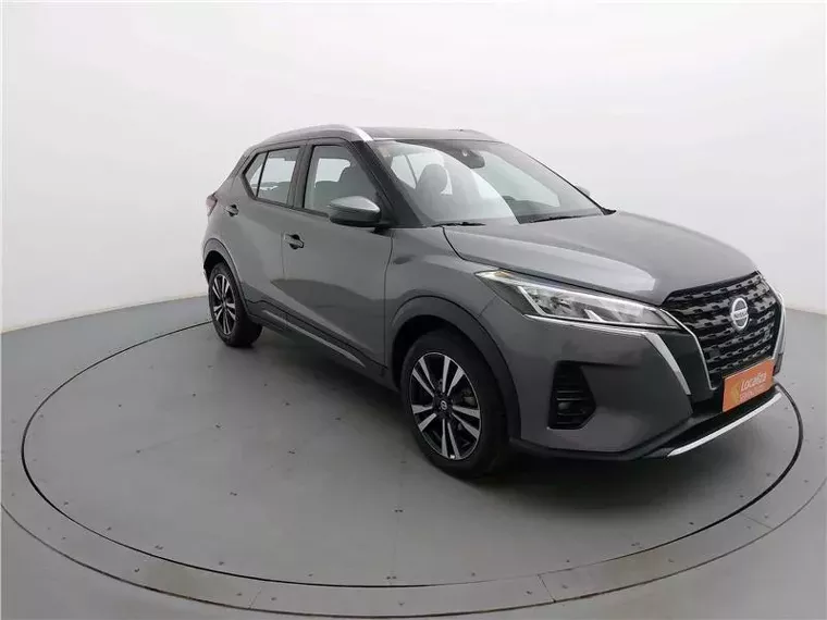 Nissan Kicks Cinza 11