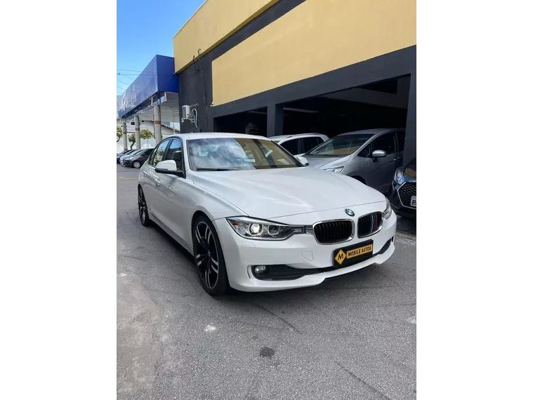 BMW 320i Branco 10