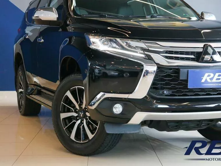 Mitsubishi Pajero Sport Preto 9