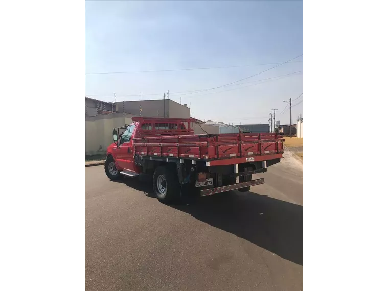 Ford F-350 Vermelho 11