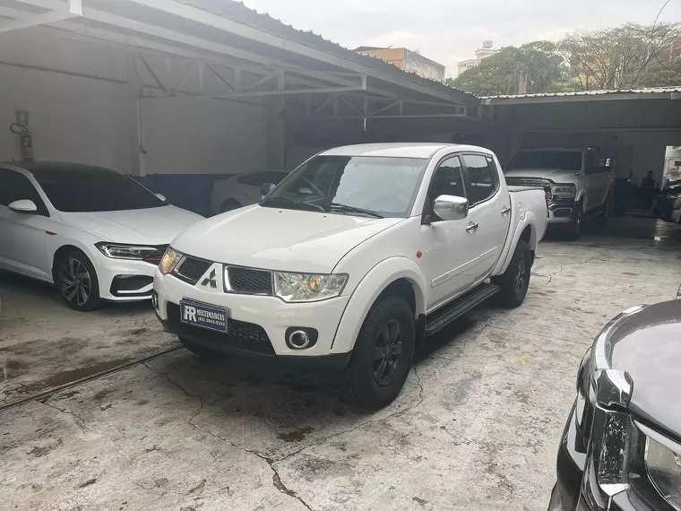 Mitsubishi L200 Branco 9