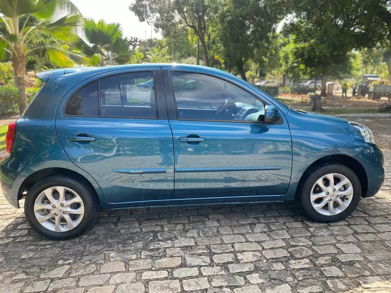 Nissan March Azul 1