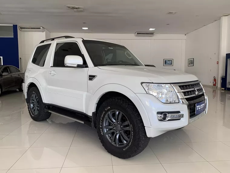 Mitsubishi Pajero Branco 12