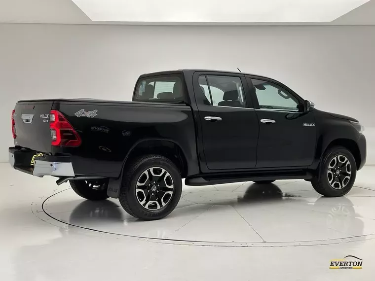 Toyota Hilux Preto 14