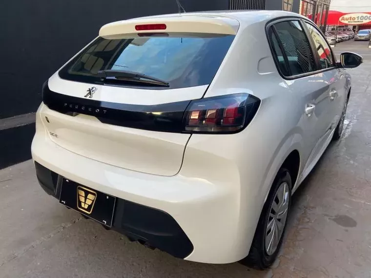 Peugeot 208 Branco 7