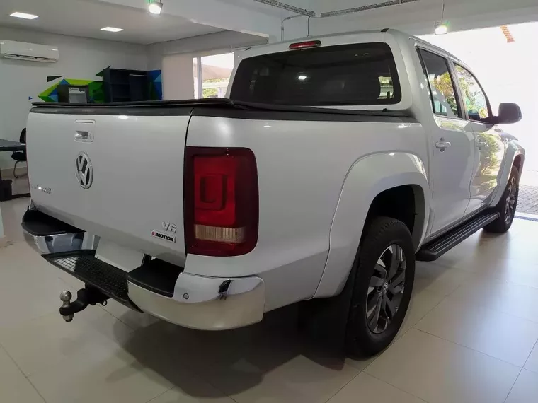 Volkswagen Amarok Prata 20