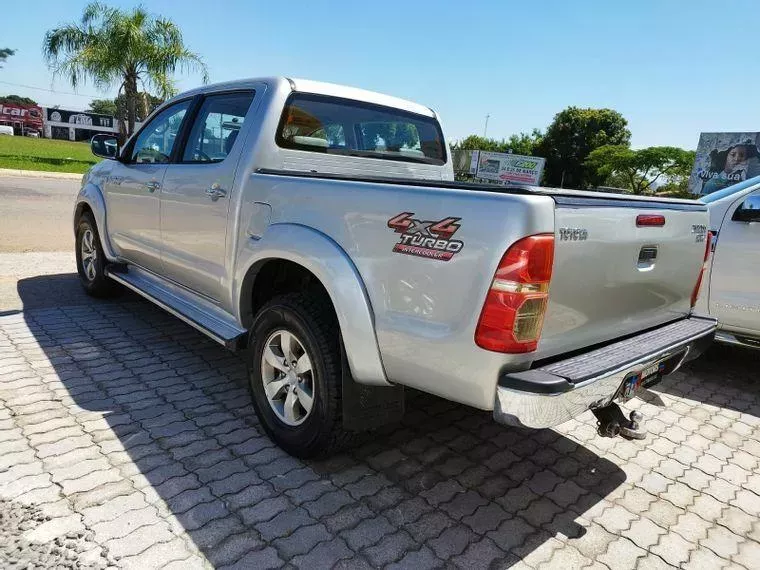 Toyota Hilux Prata 12